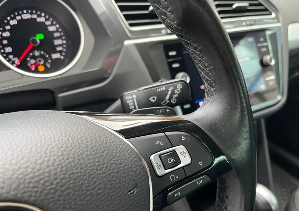 Volkswagen Tiguan cena 92899 przebieg: 99600, rok produkcji 2018 z Gdańsk małe 277